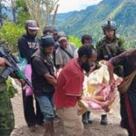 evakuasi-korban-kkb-di-kabupaten-yahukimo-1742781472573_169